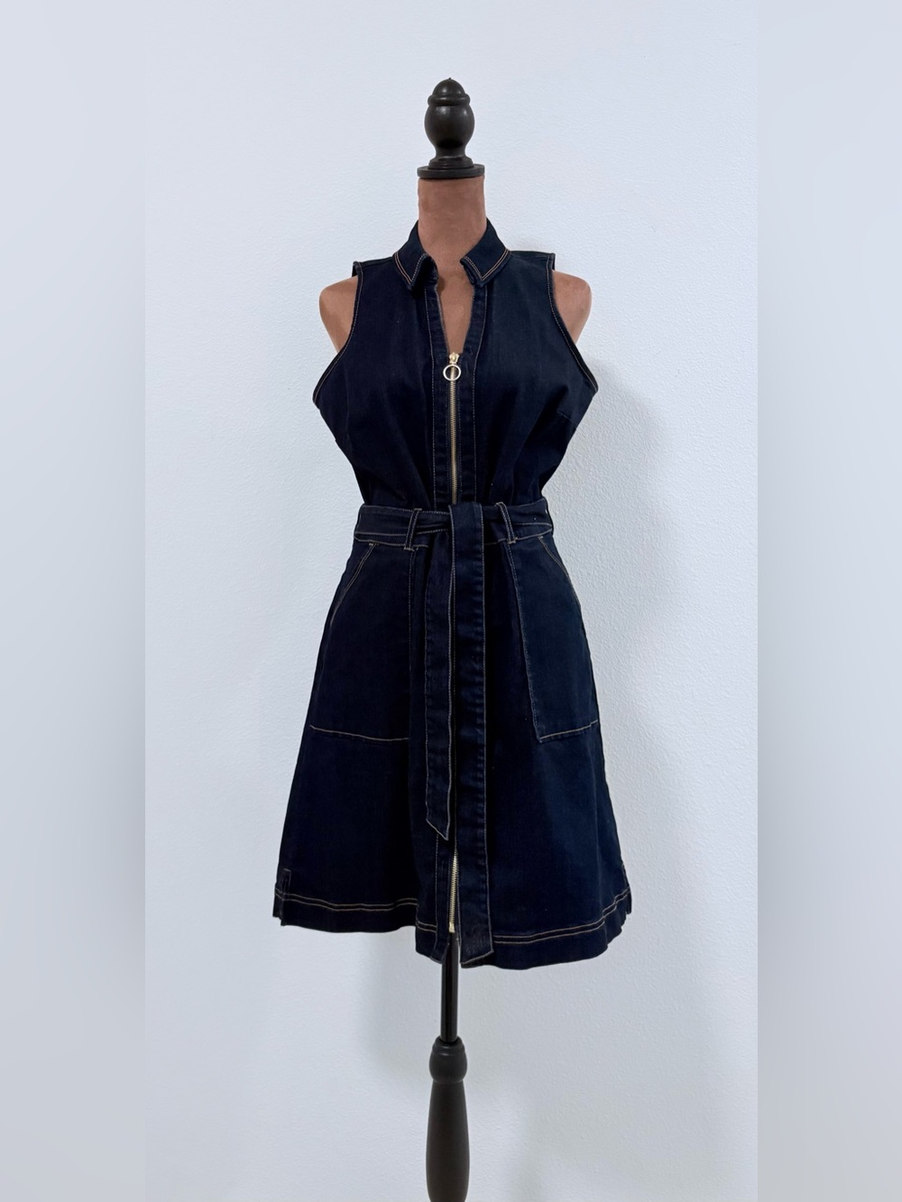 International Concepts Petite Size 10 Denim Dress (Belted with Front Zipper)